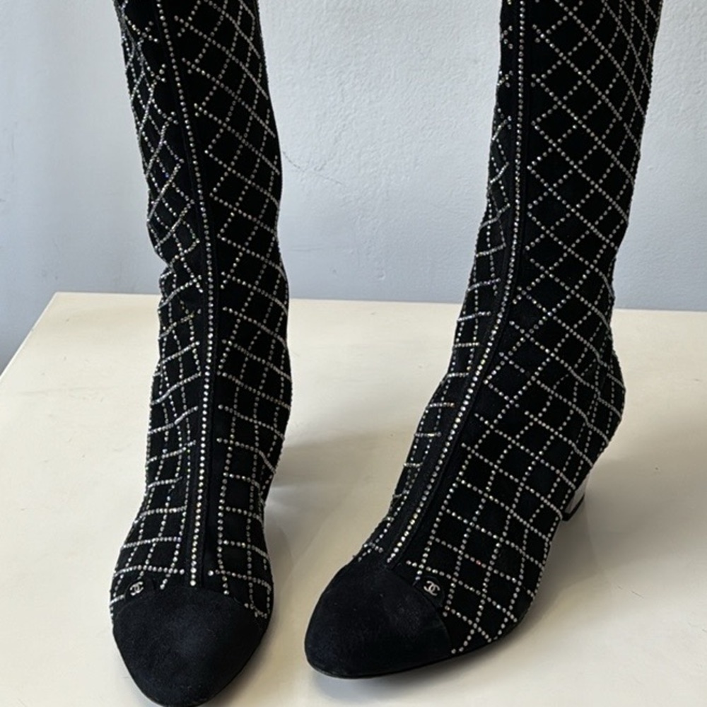 CHANEL 2019 Black Suede High Boots Size 37 - Picture 5 of 16